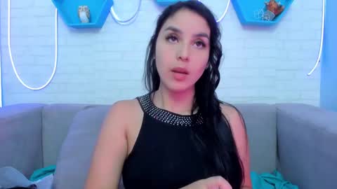 Snapshot of miaquevedo chatting on 01-18-25, 11:32 Mia Quevedo online show from 01-18-25, 11:32