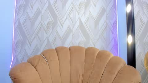 Snapshot of miaquevedo chatting on 02-14-25, 09:10 Mia Quevedo online show from 02-14-25, 09:10