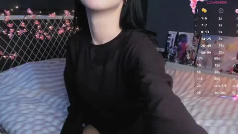Snapshot of miarielle chatting on 04-12-26, 05:29 Liz online show from 04-12-26, 05:29