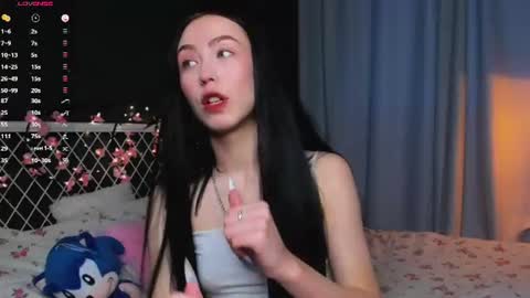 Snapshot of miarielle chatting on 06-12-26, 05:01 Liz online show from 06-12-26, 05:01