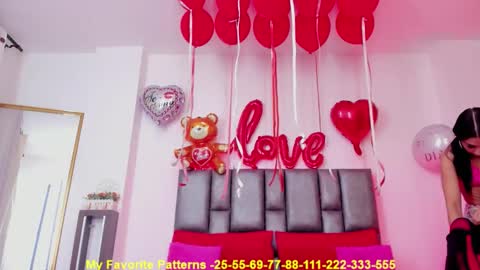 Snapshot of miarobertsmilf chatting on 09-30-25, 04:06 Mia Milf online show from 09-30-25, 04:06