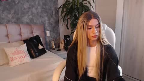 Mia Romanove online show from 09-11-25, 06:35