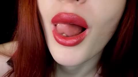 Snapshot of miarouge_me chatting on 02-04-26, 04:51 Mia online show from 02-04-26, 04:51