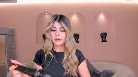 Snapshot of miasilvax chatting on 05-28-26, 11:18 Mia Silva online show from 05-28-26, 11:18