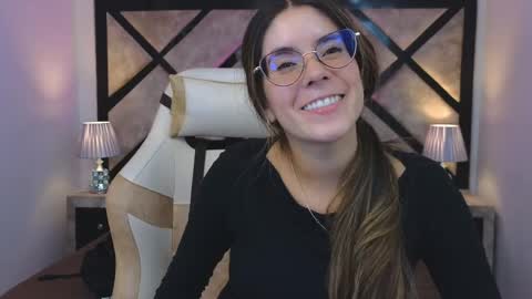 Mia online show from 05-13-26, 08:06