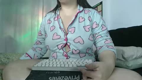 Snapshot of miasp chatting on 05-15-26, 11:01 MiaSP online show from 05-15-26, 11:01