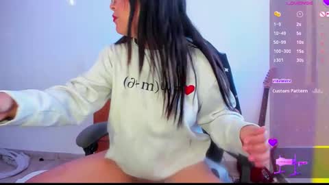 Snapshot of miastarts chatting on 05-09-26, 11:15 Mia online show from 05-09-26, 11:15