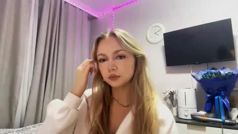 Snapshot of miasuszynski chatting on 02-22-26, 07:45 Milana online show from 02-22-26, 07:45