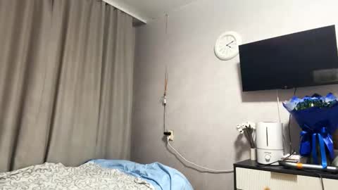 Snapshot of miasuszynski chatting on 02-27-26, 05:35 Milana online show from 02-27-26, 05:35