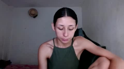 Snapshot of miasweet333 chatting on 02-12-26, 09:10 mia online show from 02-12-26, 09:10