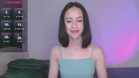 Mia online show from 09-26-25, 07:34