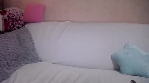 Snapshot of miatiffan chatting on 09-17-25, 08:05 Mia online show from 09-17-25, 08:05