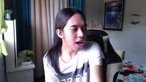 Mia online show from 12-22-24, 05:01