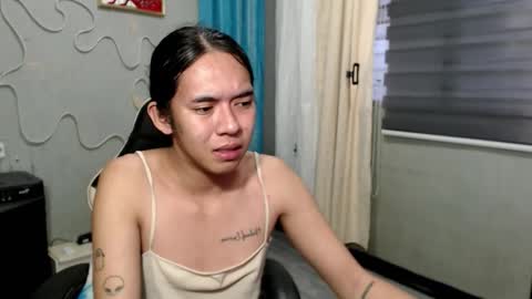 Mia online show from 10-22-25, 09:09