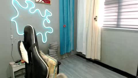 Mia online show from 10-26-25, 08:09