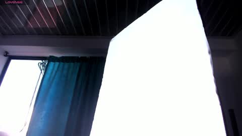 Snapshot of miavillalobos_ chatting on 04-23-26, 10:45 Mia Villalobos online show from 04-23-26, 10:45