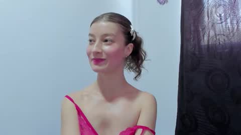 Snapshot of miavolkova_ chatting on 09-17-25, 04:52  Chloe  online show from 09-17-25, 04:52