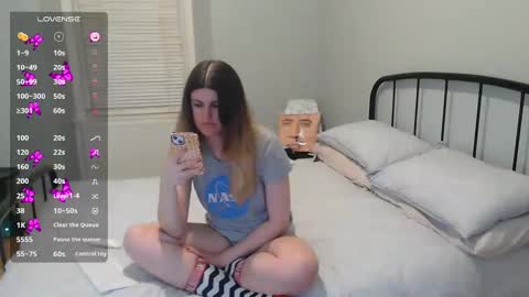 Mia  online show from 02-08-25, 08:42