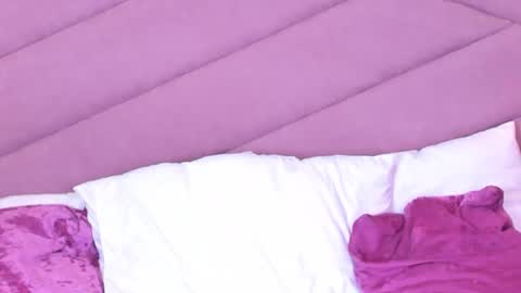 MiaWeiss online show from 10-23-25, 09:57