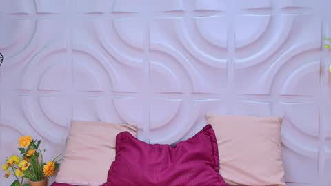 Mia online show from 01-27-25, 05:47