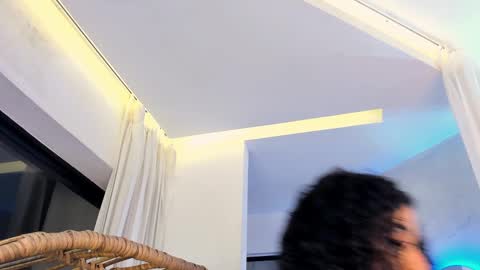 Mia online show from 02-20-25, 03:34