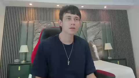 Snapshot of michaeel_blue chatting on 09-19-25, 08:42 Michael online show from 09-19-25, 08:42