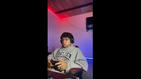 michael independent model  online show from 02-03-25, 10:54