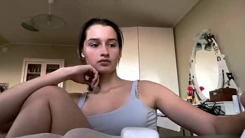 Snapshot of michael_pors chatting on 10-04-25, 02:37 Emily online show from 10-04-25, 02:37