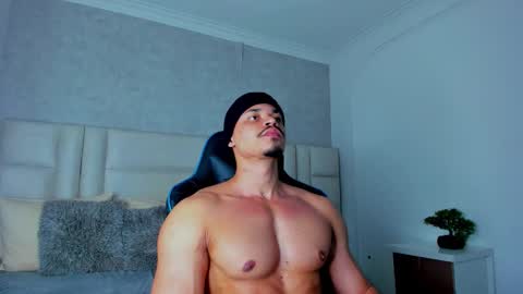 Michael online show from 12-04-25, 01:48