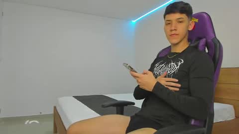 Snapshot of michael_twink18 chatting on 03-01-25, 02:59 Michael online show from 03-01-25, 02:59