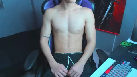 Snapshot of michael_twink18 chatting on 09-20-25, 06:03 Michael online show from 09-20-25, 06:03