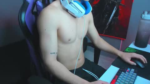 Snapshot of michael_twink18 chatting on 09-23-25, 05:10 Michael online show from 09-23-25, 05:10