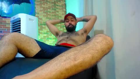 Snapshot of michael_twinkk chatting on 11-03-25, 12:35 MICHAEL online show from 11-03-25, 12:35