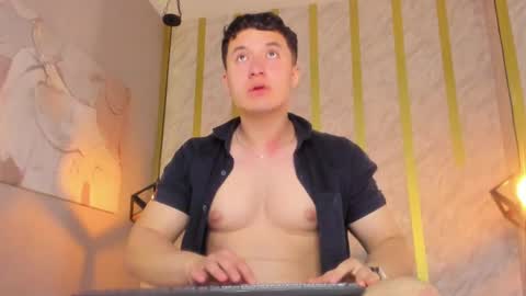 MichaelConnor  online show from 12-22-24, 04:38