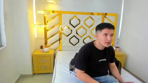 MichaelConnor  online show from 02-09-25, 01:03