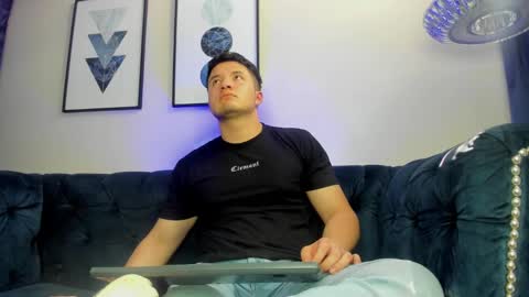 MichaelConnor  online show from 02-18-25, 06:47