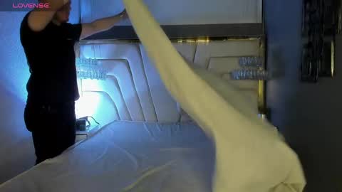 MichaelConnor  online show from 02-22-25, 12:29