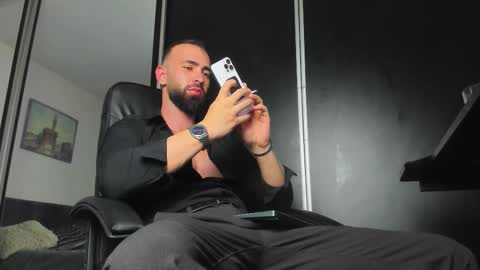 MichaelEvansx online show from 11-01-25, 08:44