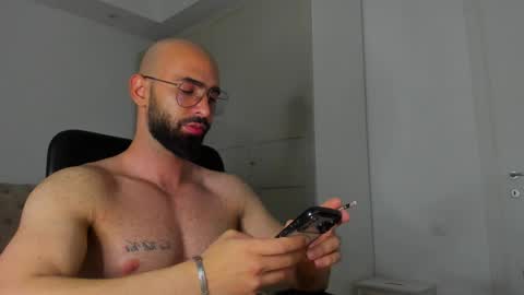 Snapshot of michaelevansx chatting on 04-30-26, 12:06 MichaelEvansx online show from 04-30-26, 12:06