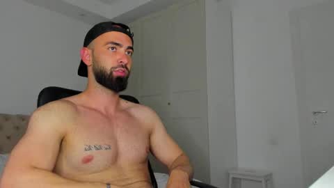 Snapshot of michaelevansx chatting on 05-17-26, 08:49 MichaelEvansx online show from 05-17-26, 08:49