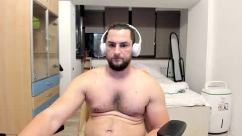 Snapshot of michaelragnar90 chatting on 11-12-25, 04:40 michaelragnar90 online show from 11-12-25, 04:40