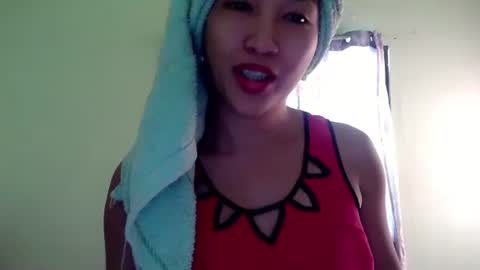 Snapshot of michaeltagocon chatting on 01-01-25, 01:04 My name is Kel 18. 53 short and petite... online show from 01-01-25, 01:04