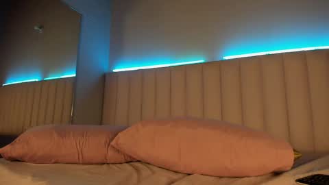 Snapshot of michbrunnette chatting on 05-13-26, 03:37 michbrunnette online show from 05-13-26, 03:37