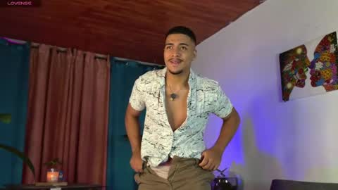 Snapshot of michel_g22 chatting on 09-25-25, 06:17 michel g22 online show from 09-25-25, 06:17