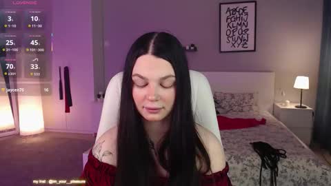 Kate online show from 11-08-25, 01:06