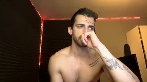 Snapshot of michelemagnetico chatting on 10-08-25, 10:18 michelemagnetico online show from 10-08-25, 10:18