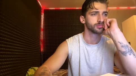 Snapshot of michelemagnetico chatting on 11-30-25, 10:14 michelemagnetico online show from 11-30-25, 10:14