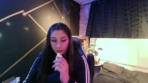 Snapshot of michell_h chatting on 05-22-26, 04:19 Nani online show from 05-22-26, 04:19