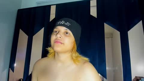 michell_rs online show from 09-28-25, 04:29