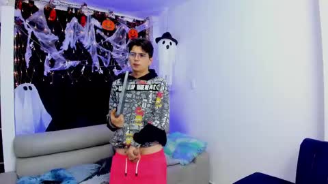 Snapshot of michelle_2109 chatting on 10-26-25, 05:02 LILY AND MICHAEL online show from 10-26-25, 05:02